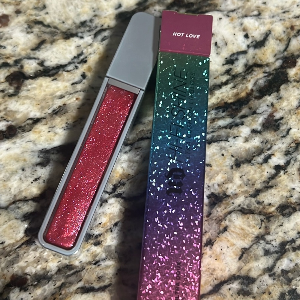 ♣️🌙Urban Decay Hot Love Hi Fi Shine Gloss